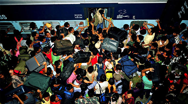 10 lakh migrant laborers stranded in Maharashtra