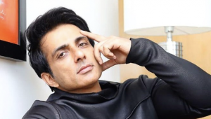 Bollywood Actor Sonu Sood Helps Migrant Workers To Reach Home