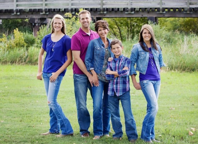 Kristi Noem Bio, Age, Children, Height, and More WorldWire