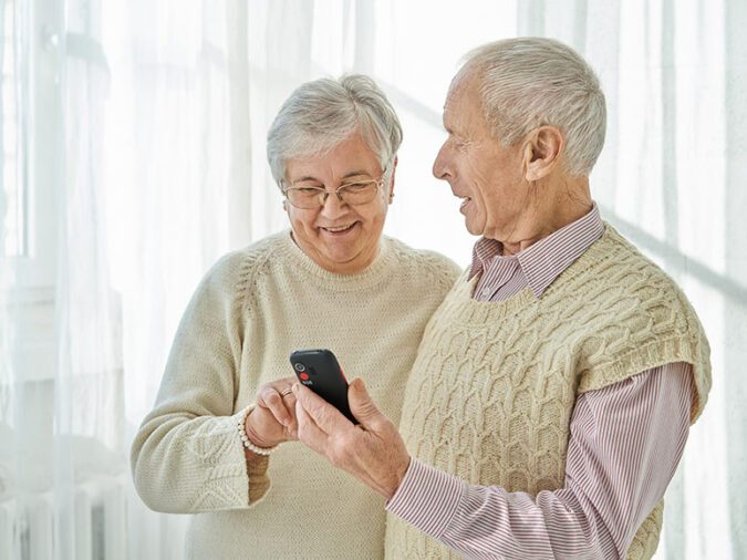 Best Cellular One Phones For Seniors And Plans In 2022