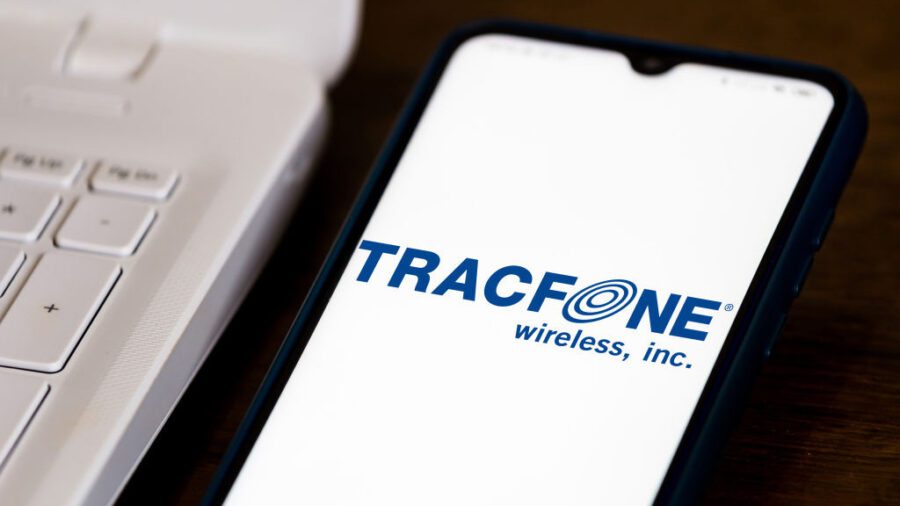  How You Can Get a TracFone Free Phone From the Government