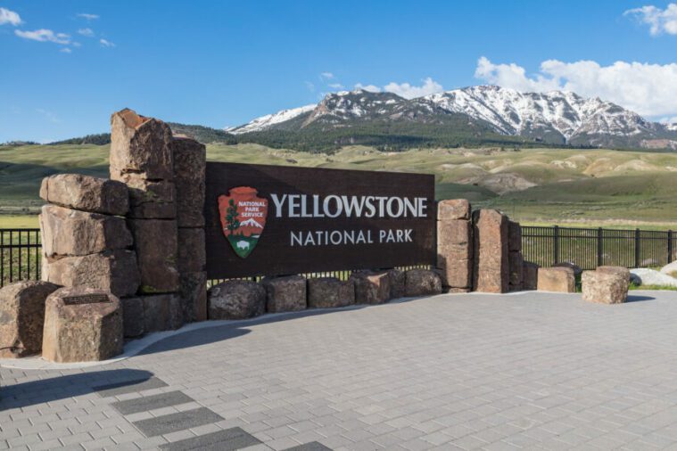 Chicago to Yellowstone National Park Entrance