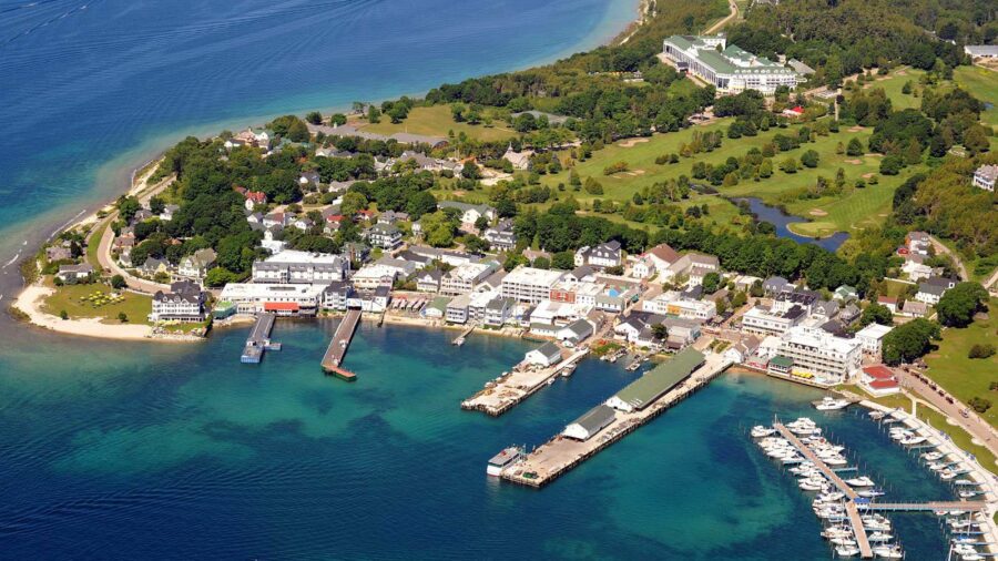 aerial-mackinac-island