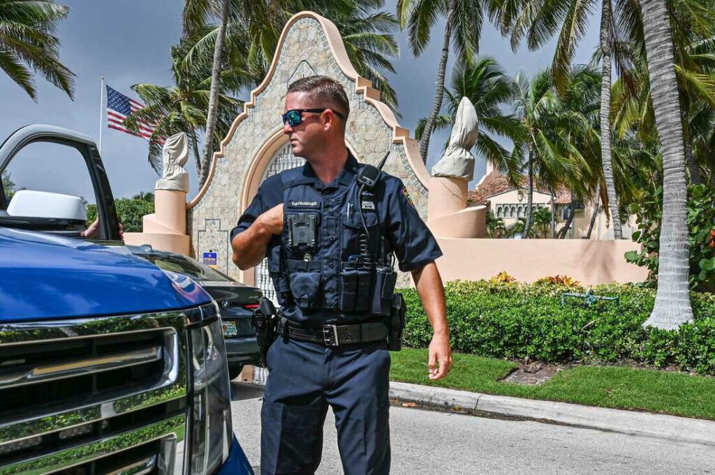 FBI raids at Mar-a-Lago