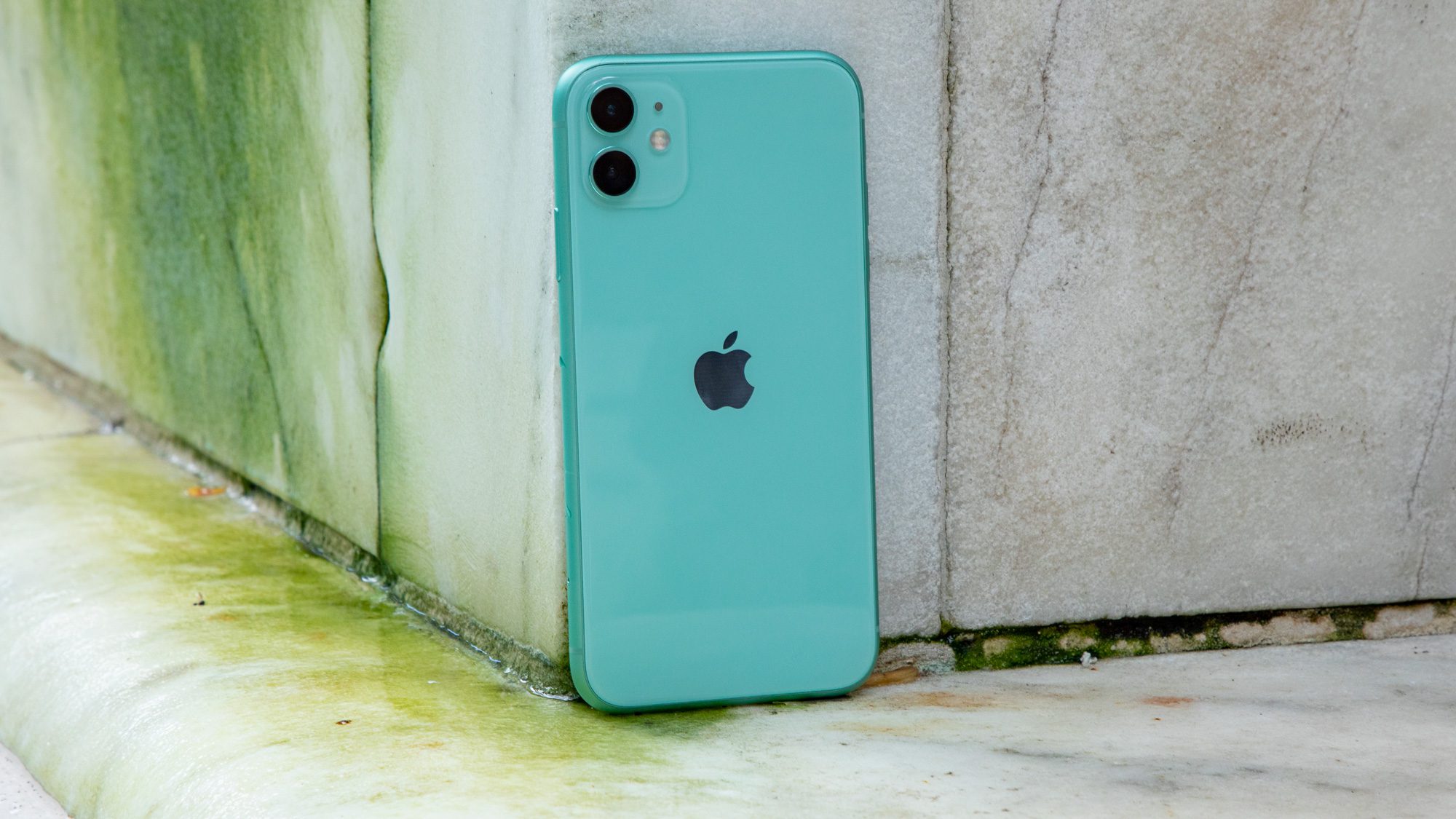 How to get iPhones for Free with no Contract - World-Wire