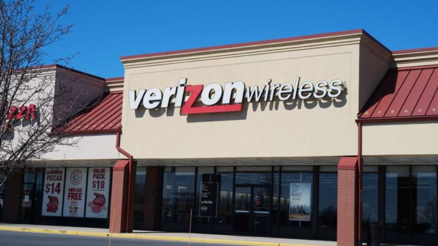 What is the Verizon Economic Adjustment Charge?