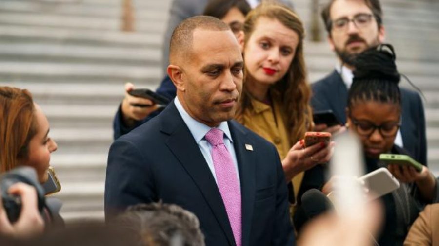 Jeffries calls Mike Johnson an ‘extreme right-wing ideologue’