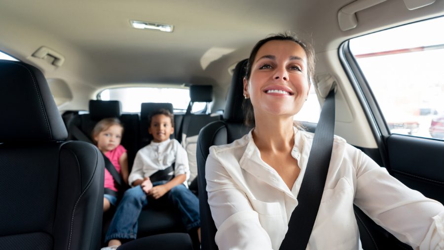 Organizations That Help Single Mothers Get Cars
